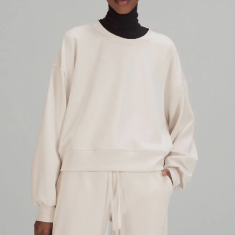 Lululemon Softstreme Perfectly Oversized Cropped Crew - Picture 3 of 10